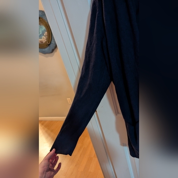 Croft And Barrow Women's Cardigan Size L Navy (EUC) - Picture 8 of 12